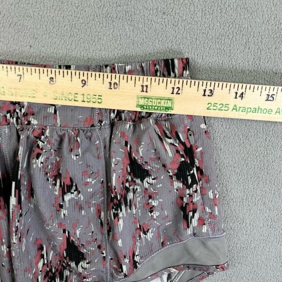 Lululemon Shorts Womens 6 Gray Speed Up Low Rise‎ Lined Floral Running Workout - Picture 8 of 12